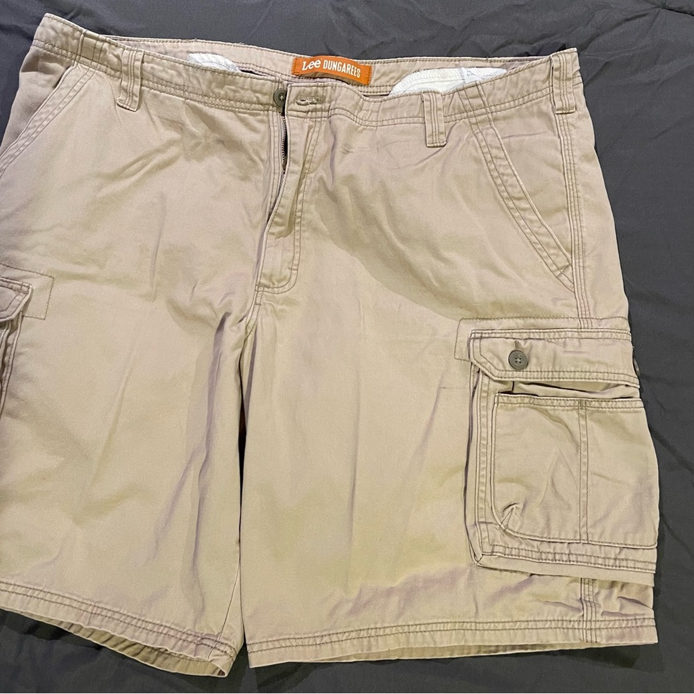 Men’s Lee Dungarees cargo shorts size 42